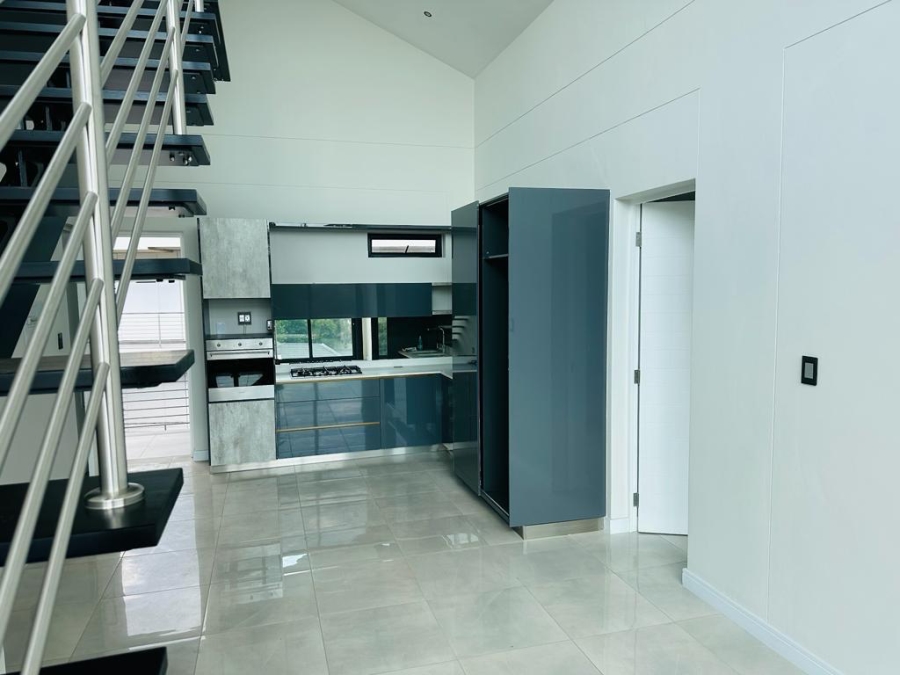 To Let 2 Bedroom Property for Rent in Sea Point Western Cape